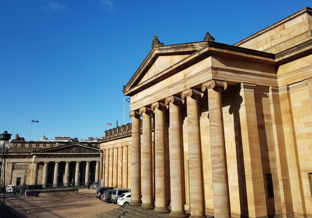 Scottish National Gallery (right) with Royal Scottish Academy.