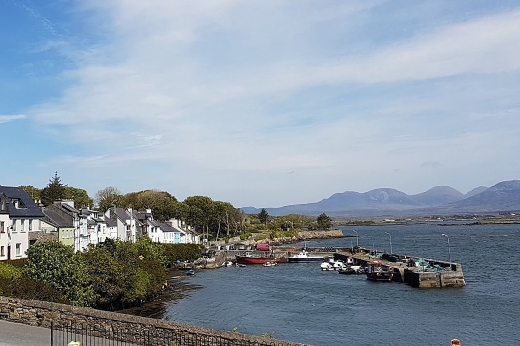 Roundstone - highly recommended on a Connemara excursion