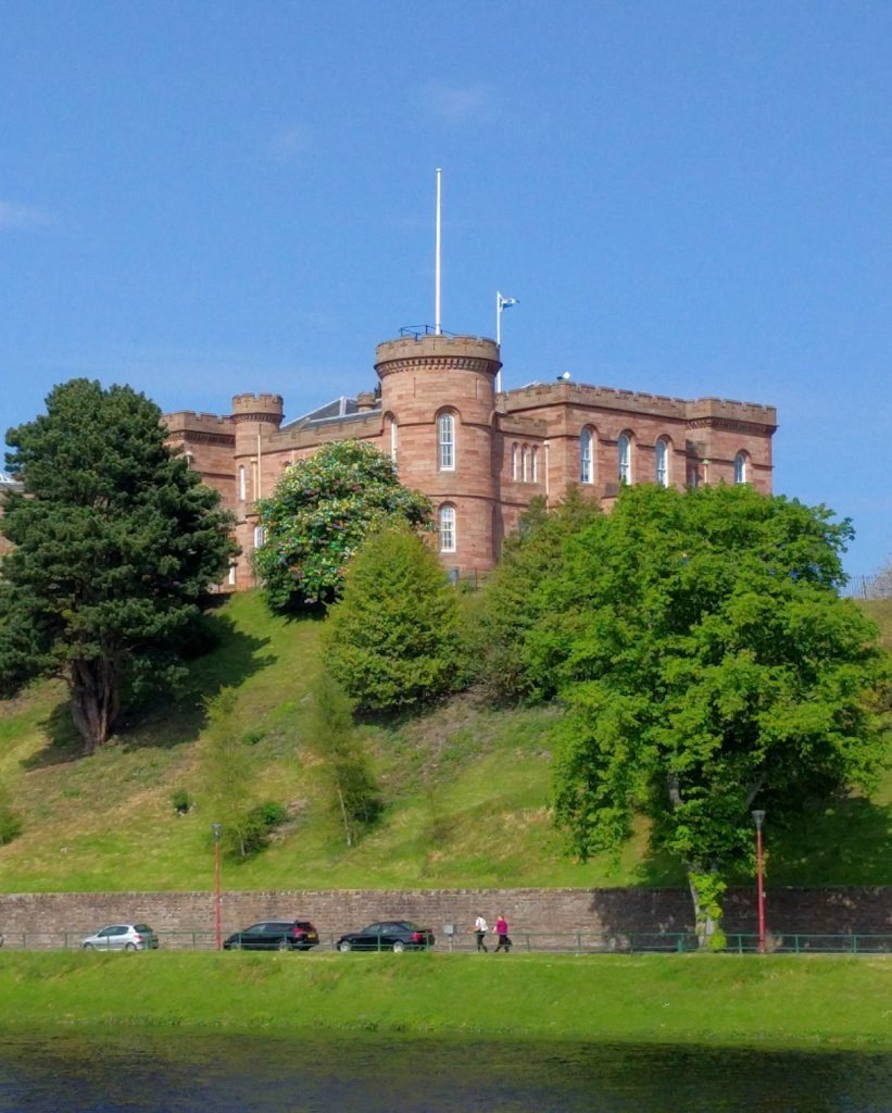 Inverness Castle - it isn't an old one. Inverness Castle - it isn't an old one.