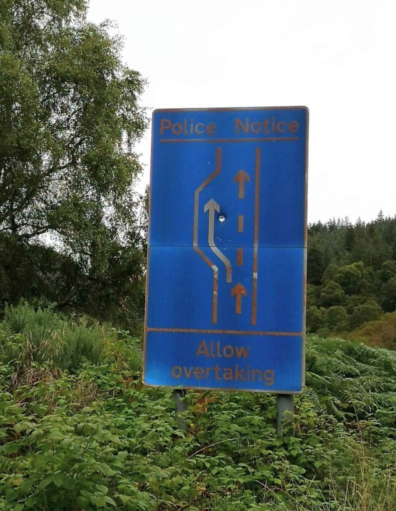 allow-overtaking single track road allow overtaking sign
