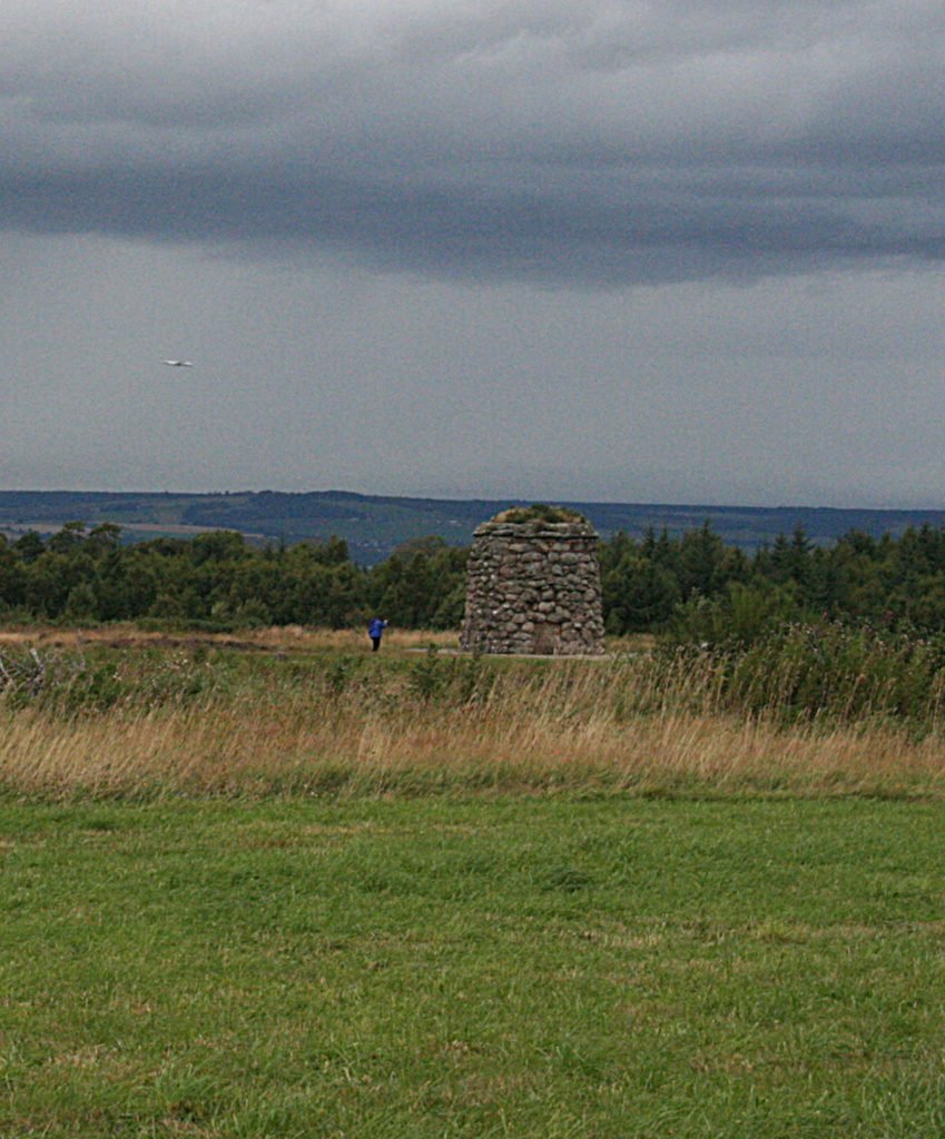 Culloden - memorial cairn Culloden - memorial cairn